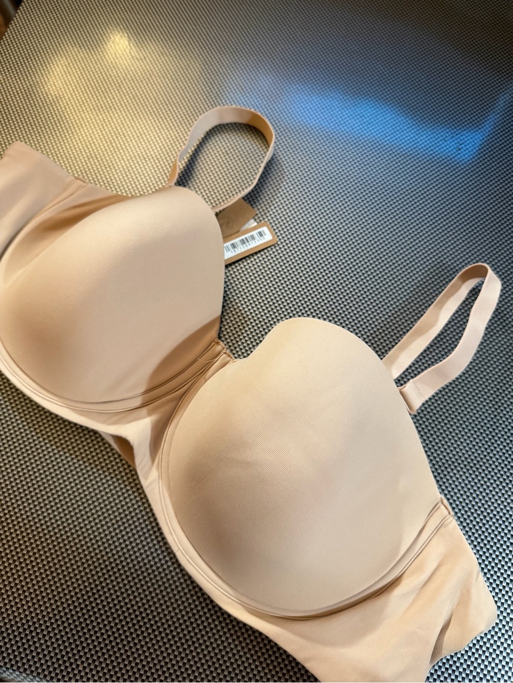 NWT SKIMS Smooth Sculpt Strapless-Style Bra in nude size 44A